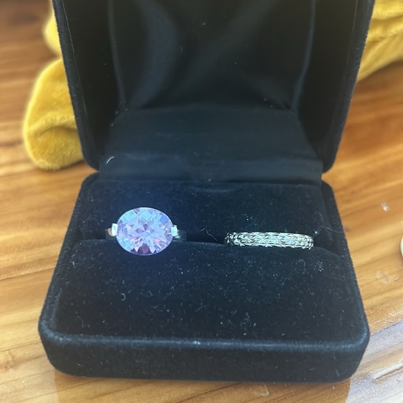 Rings - Picture 3 of 4